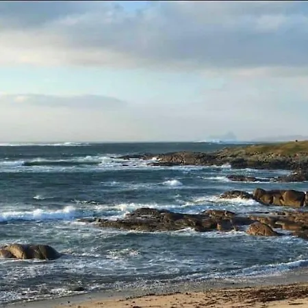 Drop Anchor House, Spacious 3 Bedroom Apartment, Fabulous Sea Views Appartement Cleggan