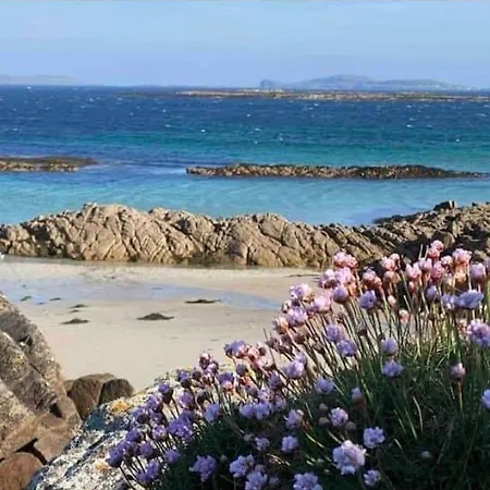 Drop Anchor House, Spacious 3 Bedroom Apartment, Fabulous Sea Views