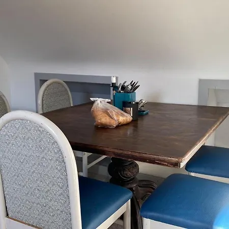 Drop Anchor House, Spacious 3 Bedroom Apartment, Fabulous Sea Views