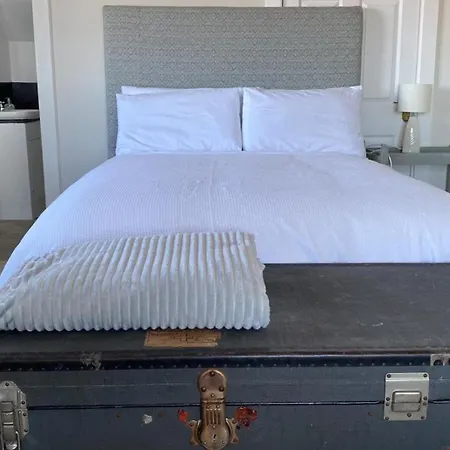 Apartment Drop Anchor House, Spacious 3 Bedroom Apartment, Fabulous Sea Views *