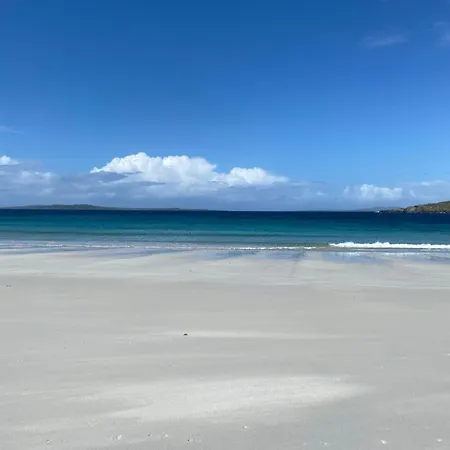 Daire Drop Anchor House, Spacious 3 Bedroom Apartment, Fabulous Sea Views Cleggan