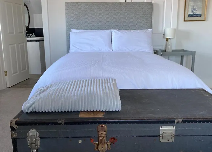 Apartment Drop Anchor House, Spacious 3 Bedroom Apartment, Fabulous Sea Views *